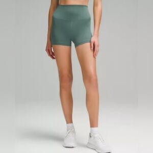 NEW WITHOUT TAGS Wunder Train High-Rise Short 4" - size 4